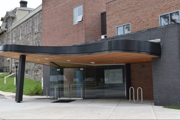 Exterior of Settlement's Germantown Branch